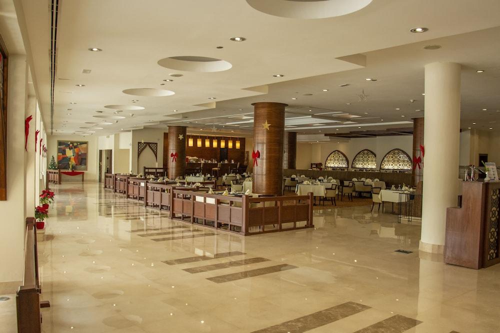 Helnan Dream Hotel And Conference Center 6th of October City Exterior photo The lobby of the hotel
