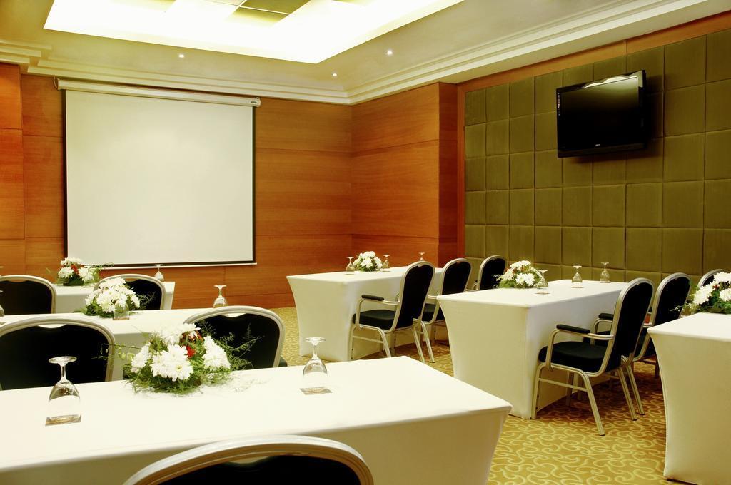 Helnan Dream Hotel And Conference Center 6th of October City Exterior photo Meeting room